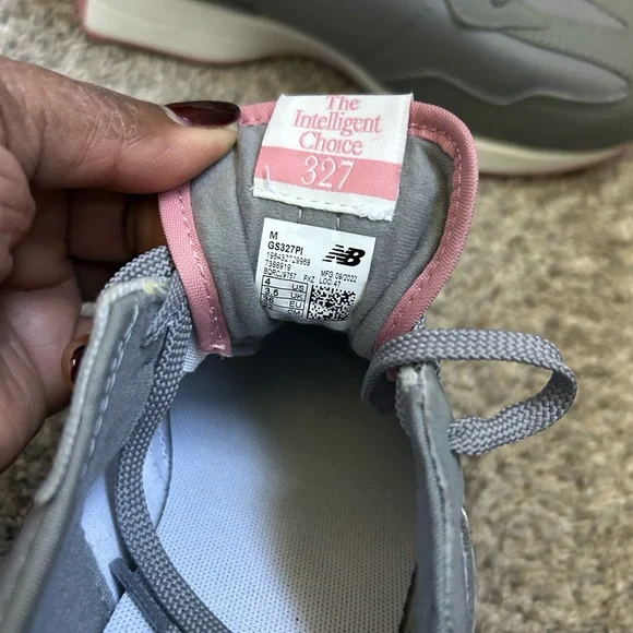 New Balance Gray & Pink 327 Lace-Up Sneakers - Picture 3 of 5